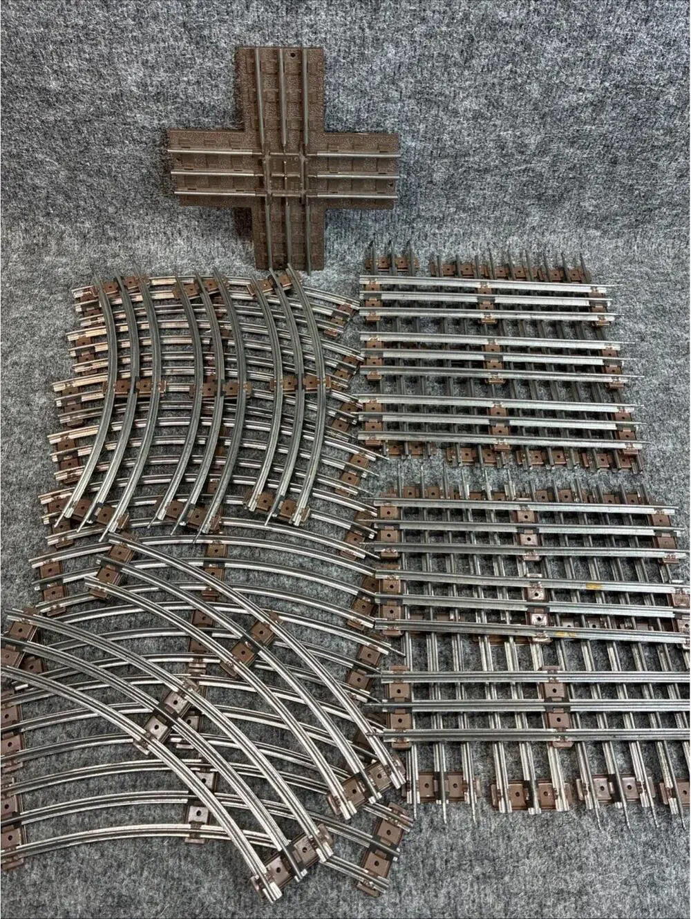 Lot Of Vintage Lionel 0-Gauge Black Metal Train Track Straight Curve Crossing